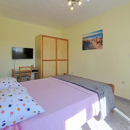 Appartement Gorgeous In With Kitchen Medulin