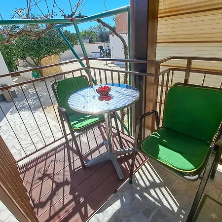 Appartement Gorgeous In With Kitchen Medulin