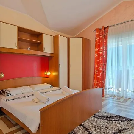 Gorgeous In With Kitchen Apartman Poreč